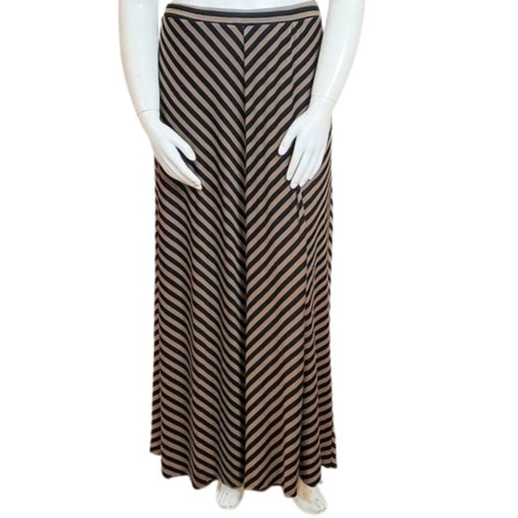 HiNew Scene Striped Maxi-skirt - Picture 1 of 4